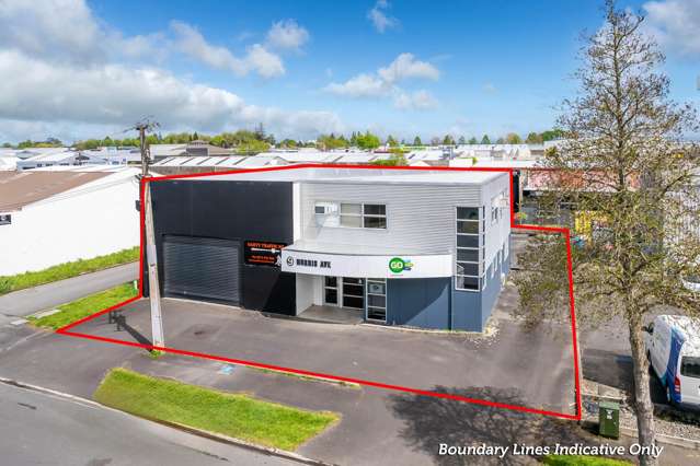 Modern Te Rapa Industrial with income and Yard