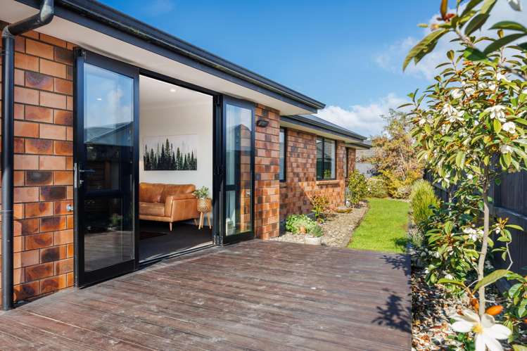 35 Chestnut Close Kelvin Grove_16