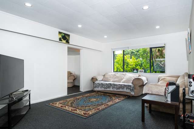 2/15 Mcleod Road Henderson_4