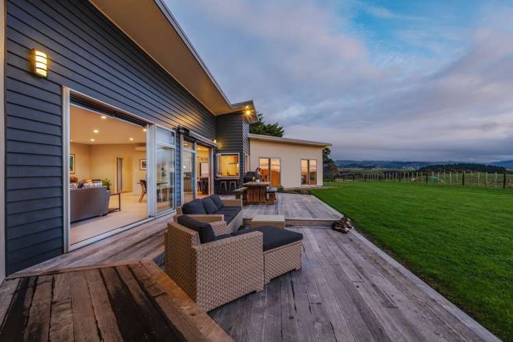 252 Polson Hill Drive Aokautere_19