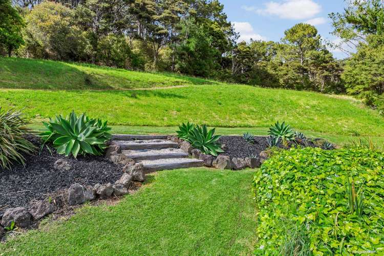 19 Attwood Road Paremoremo_11