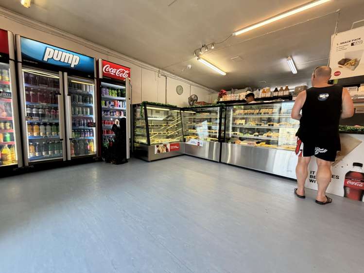6&8 Ussher Place Pakuranga_11
