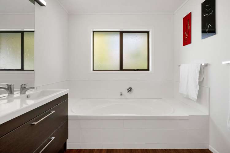 323 Mangorei Road Merrilands_17