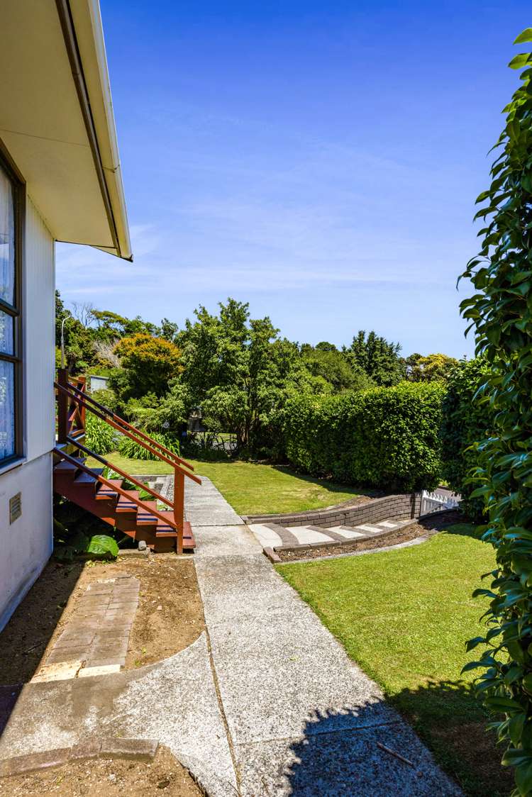 7 Lindaver Grove Merrilands_40