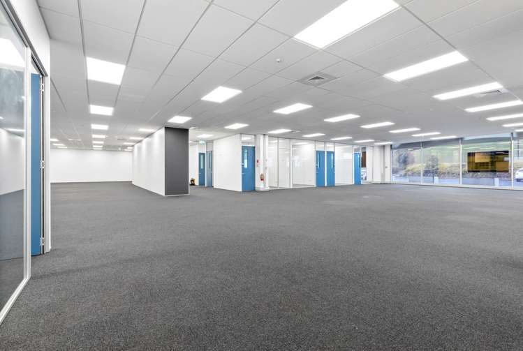 G6-7/5-7 Corinthian Drive_0
