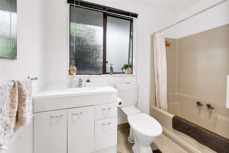 1/63c Colwill Road Massey_12