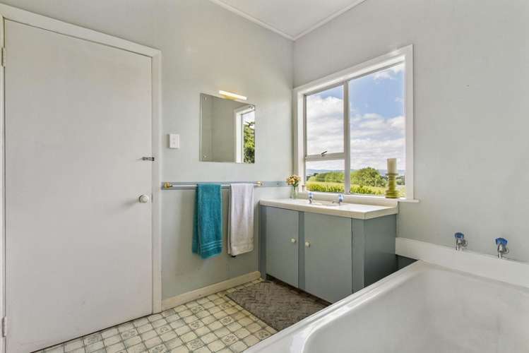 777 North Road Clevedon_16