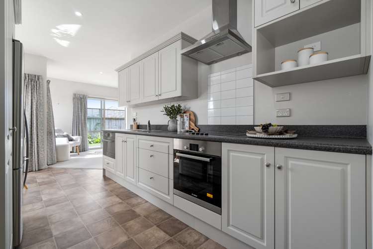 6 Streamside Court_2