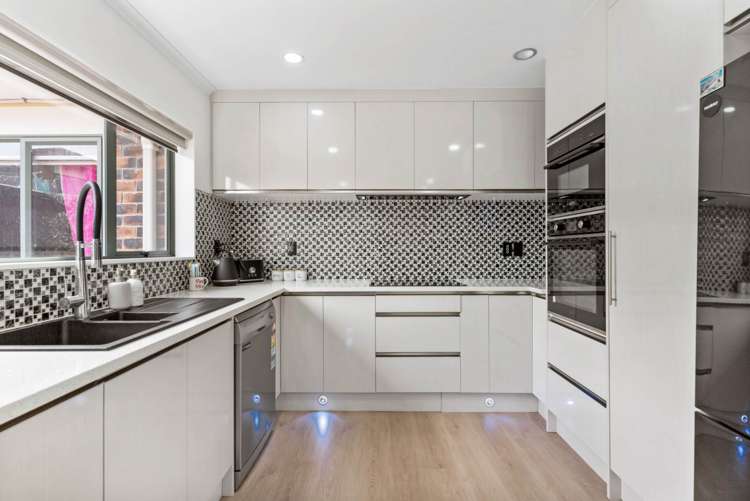 27 Bellville Drive Clendon Park_10