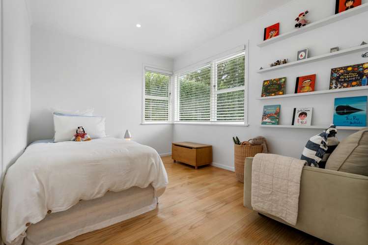 12 Crocombe Crescent Beach Haven_13