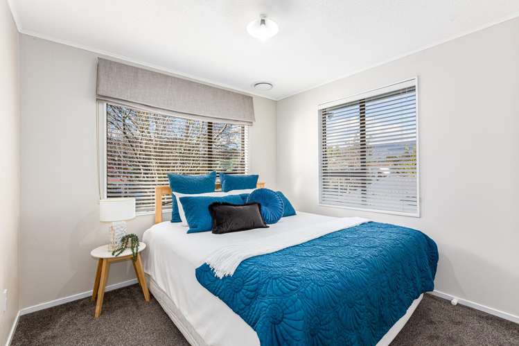 55 Larchmont Grove Totara Park_18