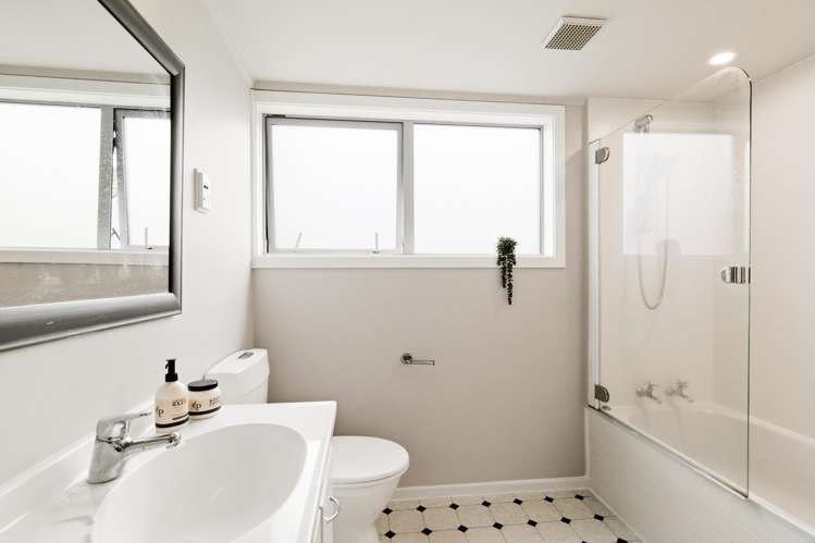 124 Onslow Road Khandallah_11