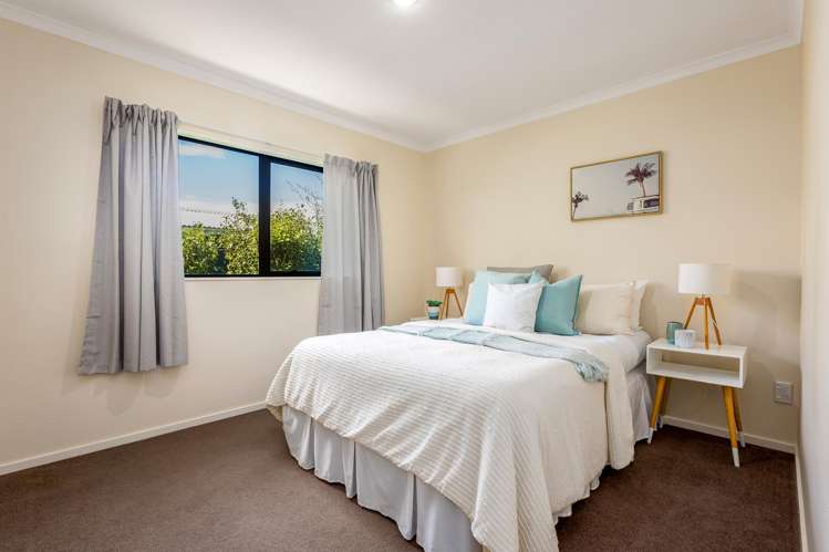 12A Hiwi Crescent Titahi Bay_12