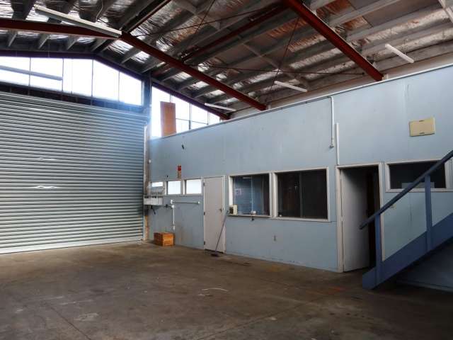 COMMERCIAL BUILDING FOR LEASE