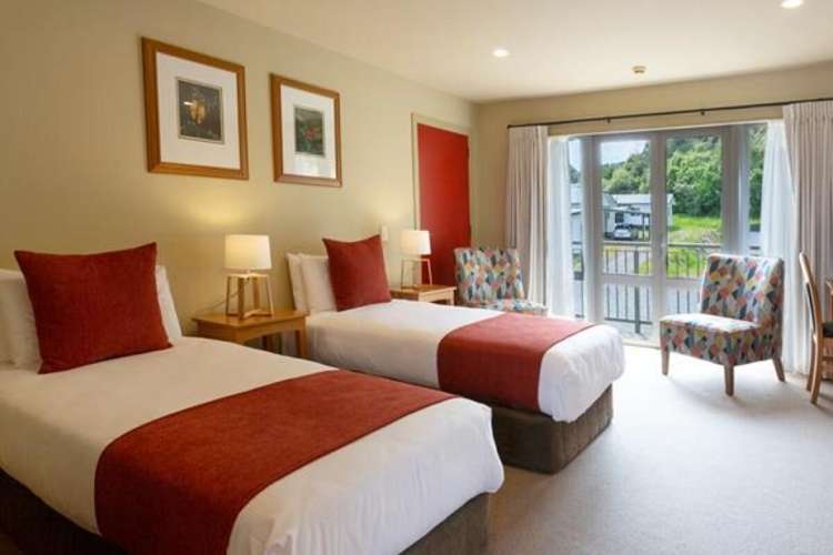 15 Main Road Fox Glacier_4