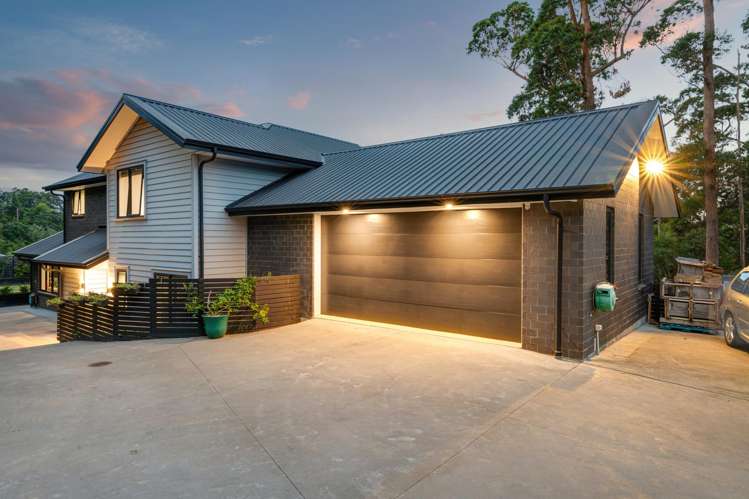 8 Roberts Road Matakatia_2