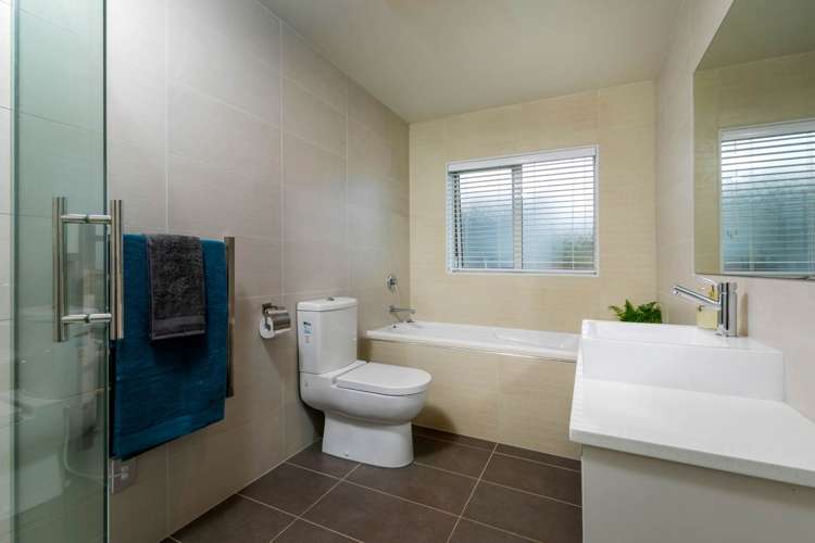 13 Huntington Park Drive Greenhithe_18