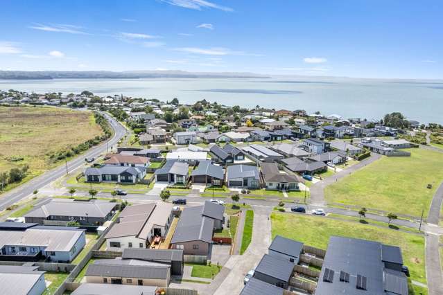 Easy Living in a Growing Coastal Pocket