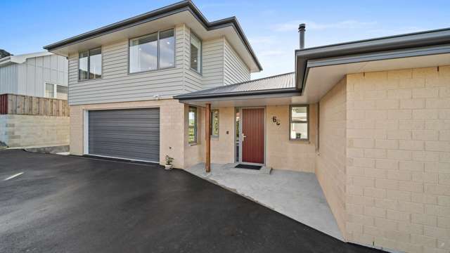 Modern easy care living and entertaining