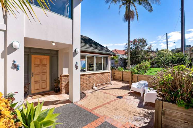 492 Beach Road Murrays Bay_33