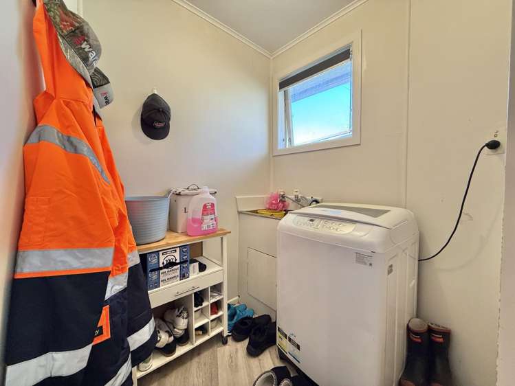 215 West Parkdale Street Tokoroa_12