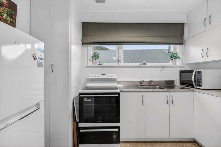 4/250 Muritai Road Eastbourne_6