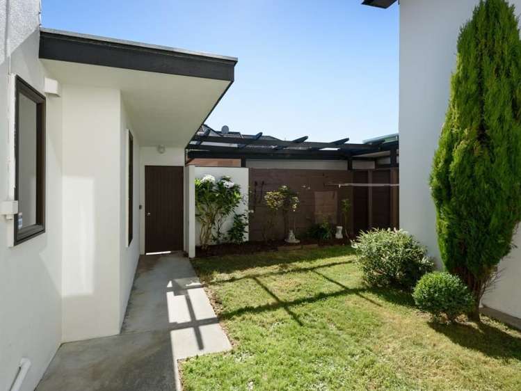 16 Tamahine Street Maupuia_1