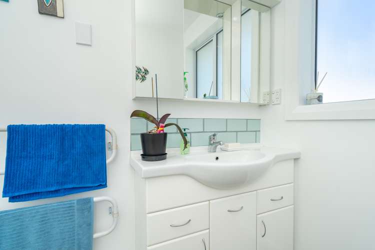 99a Easther Crescent Kew_11