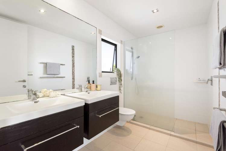 34 Browns Bay Road Rothesay Bay_19