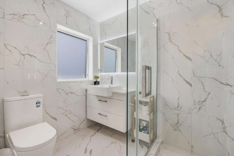 8 Rakau Views Orewa_13