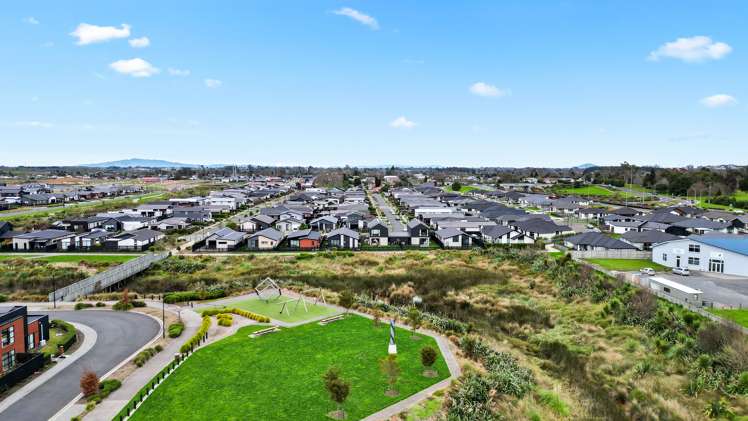 53 Probert Crescent Chartwell_11