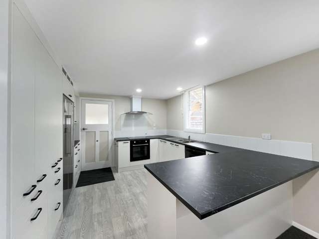 305 Featherston Street 10930_1