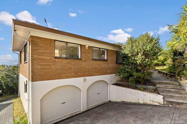 Home & Income - Two Houses on 905m² Land