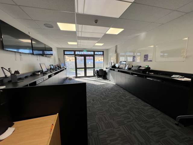 4/56 Kingsford Smith Street Rongotai_1