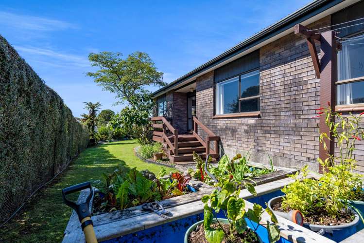 15 Brecon Road Stratford_25