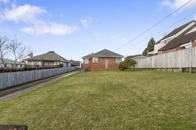 127 Flanshaw Road Te Atatu South_2