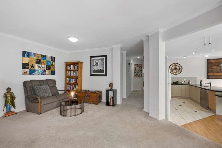 5 Springwater Vale Unsworth Heights_5