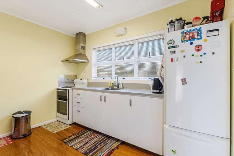 27 Shortt Avenue Mangere Bridge_7