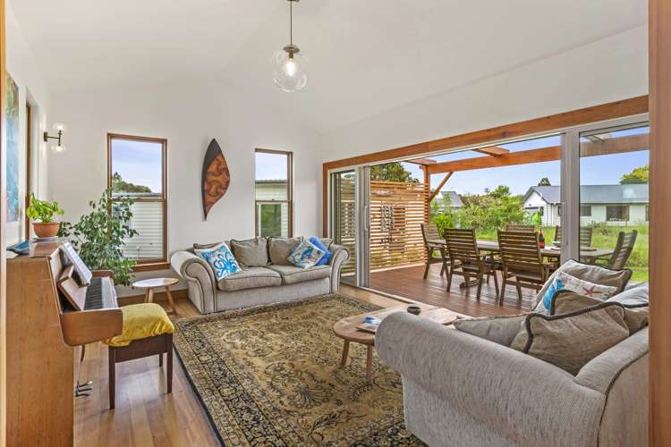 3 Nikau Park Raglan_7