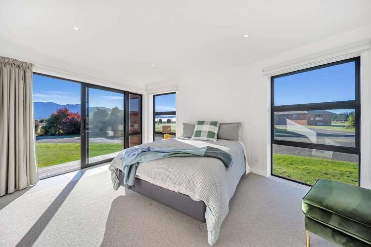 35 Paton Place Te Anau_16
