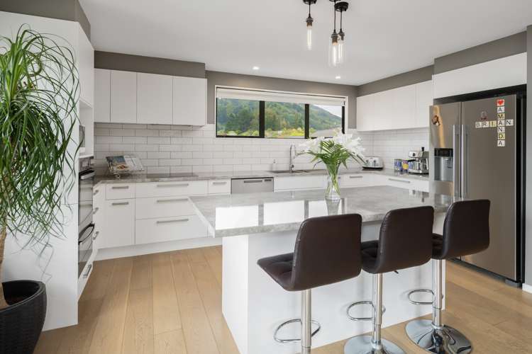 6 Whitby Close Waikawa_6