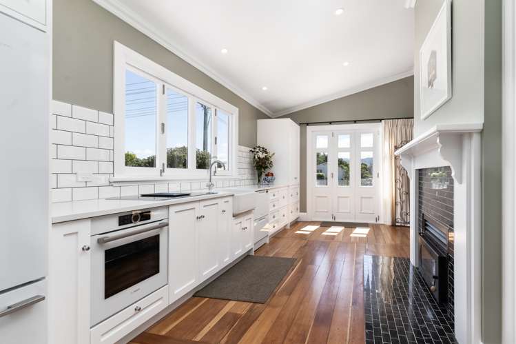 260 High Street North Carterton_7