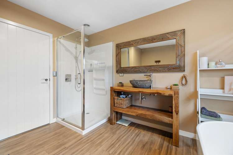 8 Dingle Street Lake Hawea_13