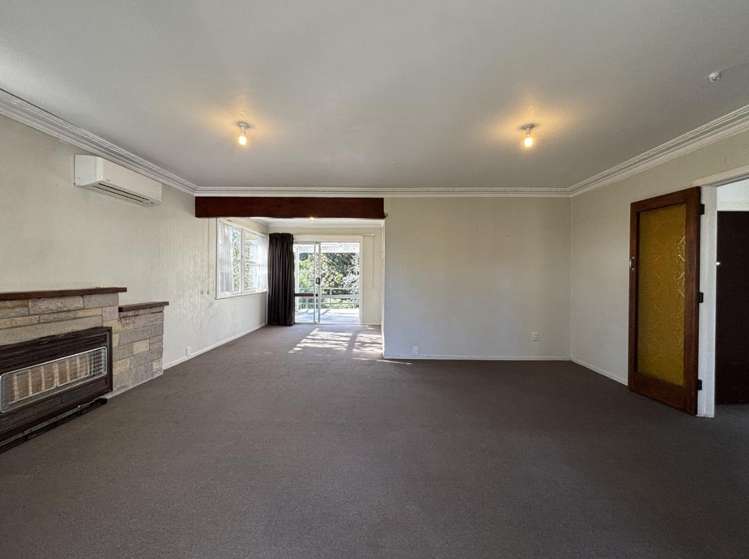 732 River Road Chartwell_21