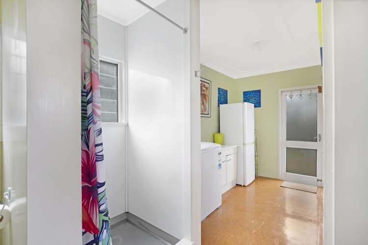 2A Marine Parade Otaki Beach_23