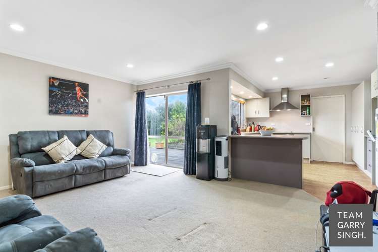 23 Castlehill Court Wattle Downs_6