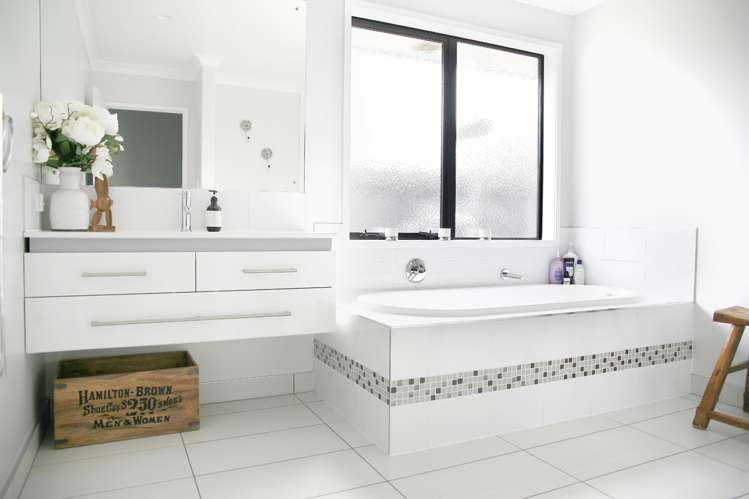 33 Sunningdale Street Wattle Downs_17