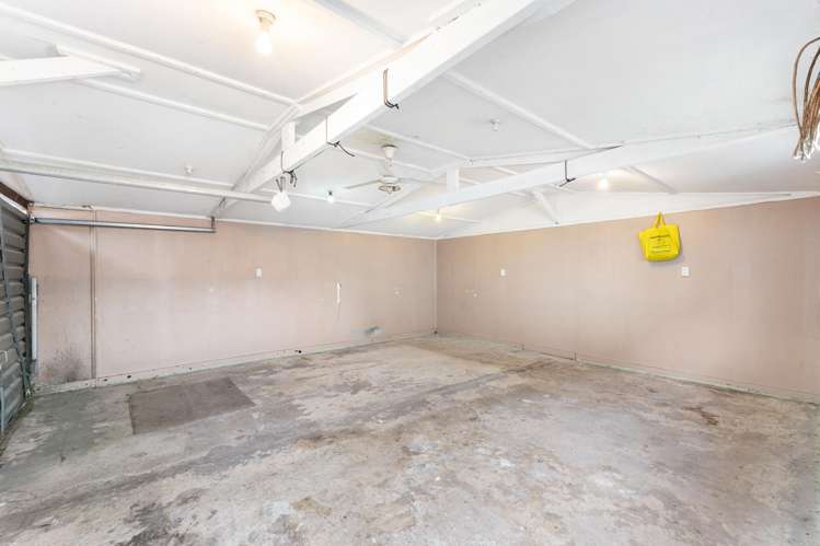 128 Cobham Crescent Kelston_20