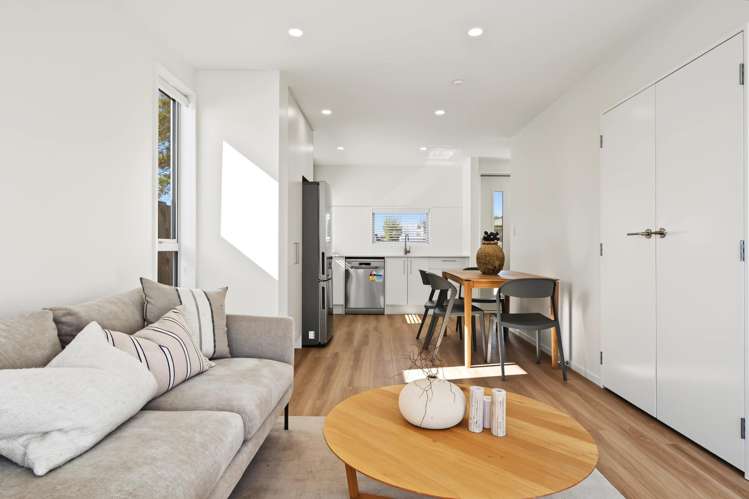 135 Grace Road_5