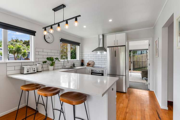 79 Saffron Street Birkdale_4